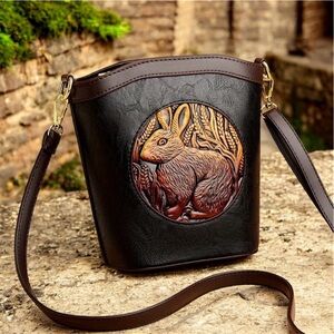 🆕 Elegant Vegan Leather Crossbody Bag - Rabbit Design - Black - Green - NIB